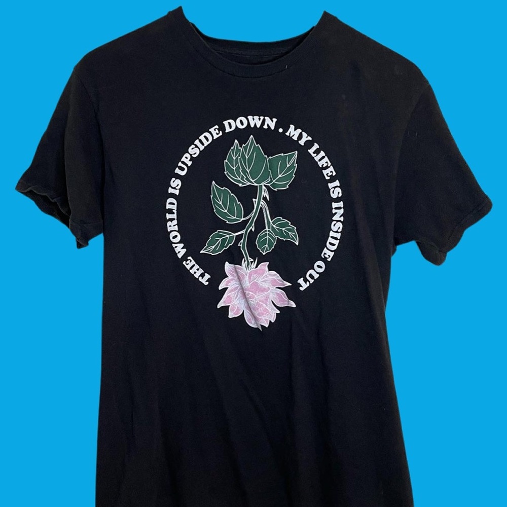 Pink rose tee - excellent condition - medium